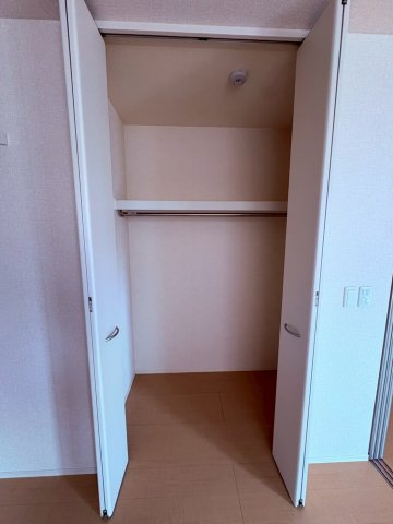 栖の収納|大きなものも収納できそうです
