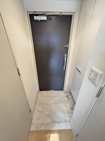 QCフラット北堀江の玄関