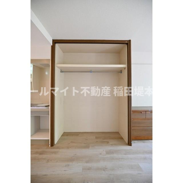 川崎市麻生区高石３丁目の賃貸マンションの収納