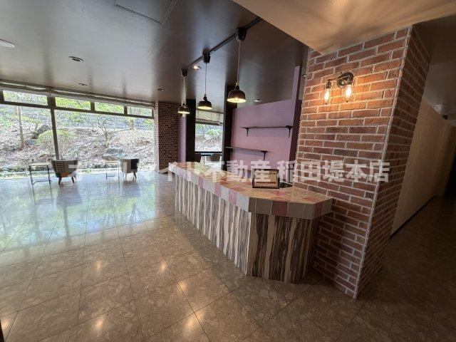 川崎市麻生区高石３丁目の賃貸マンションのロビー