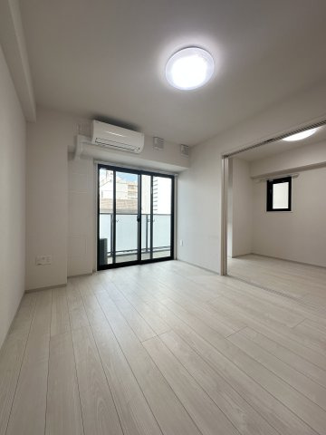 esteOeste難波元町の居間・リビング