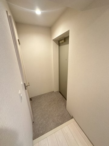 esteOeste難波元町の玄関