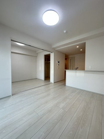 esteOeste難波元町の居間・リビング