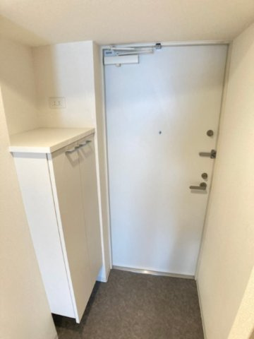 セレニテ上町台の玄関