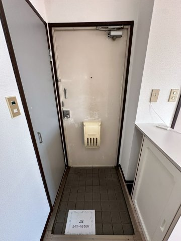 コートビレジ1の玄関