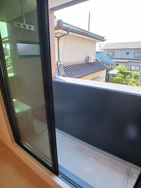 ハーモニーハイツ高畑のバルコニー