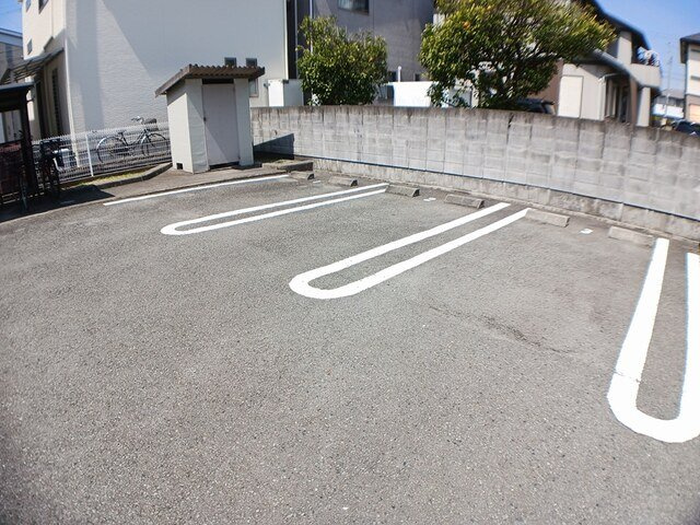 メゾン安田の駐車場