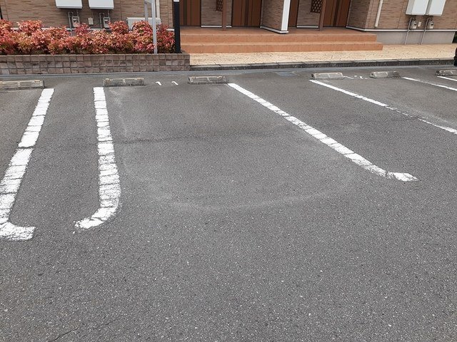 ウエルホワイト・アグリＡの駐車場