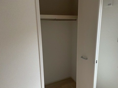 ヴィラ　ドゥ　グレーヌ梅ケ谷Ｅの収納