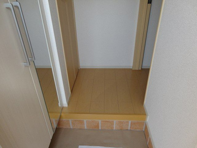 【玄関】 | ラカーサコモダ