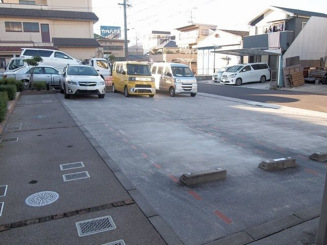 アーバンヴィラ　Ａの駐車場
