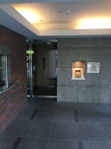アビタシオン大島のエントランス