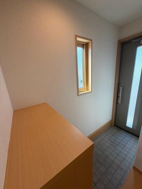 花野井戸建貸家の玄関