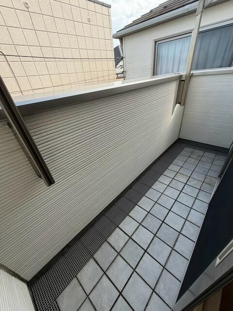 花野井戸建貸家のバルコニー