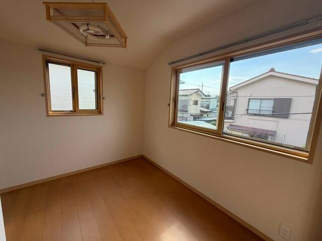 花野井戸建貸家の寝室