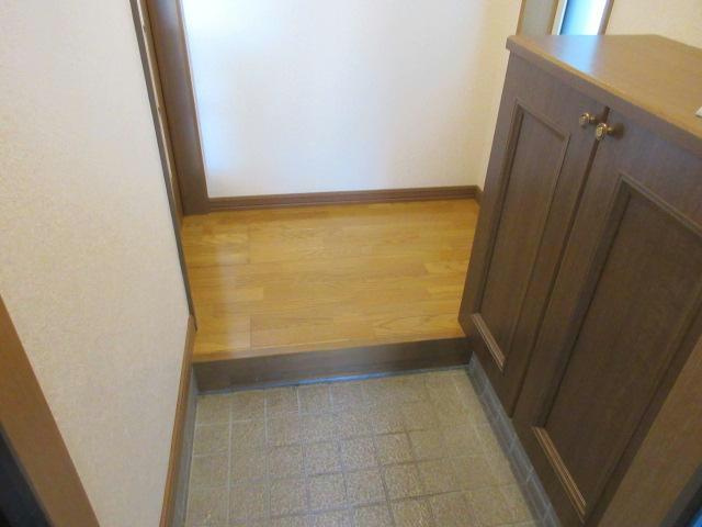 メゾン松江の玄関