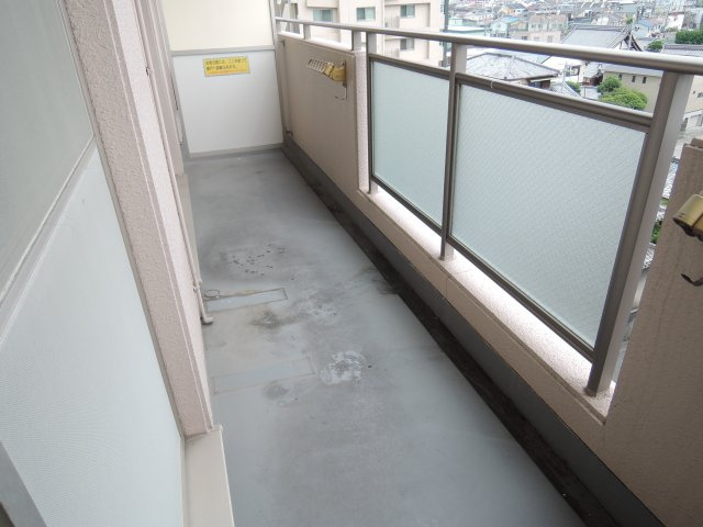 プランドール千里丘のバルコニー