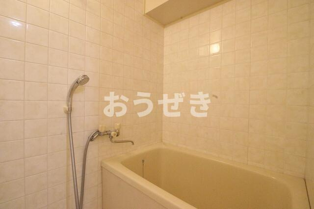 ＬＡＺ　ＫＯＮＡＮＤＡＩの浴室