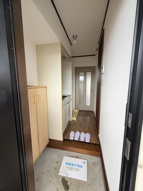 ヴィレッヂカメリアの玄関