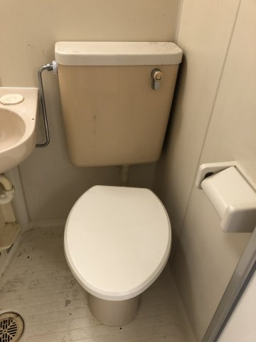 調布市布田４丁目のアパートのトイレ