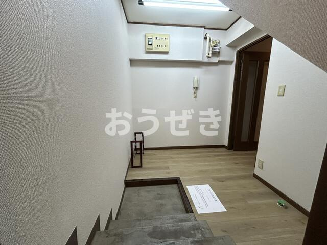 マコト第二ビルの玄関