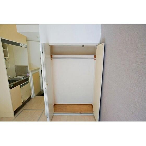 横浜市中区本牧町１丁目のアパートの収納