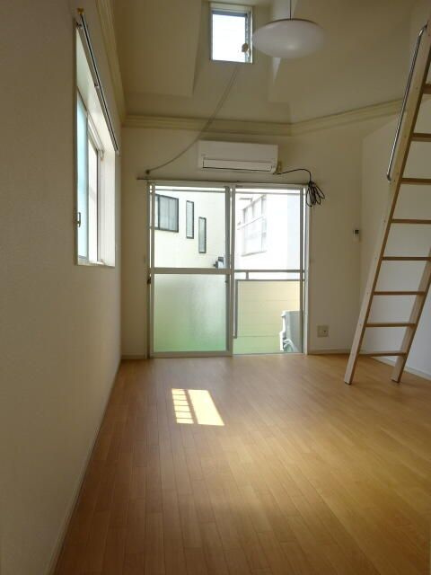メゾンＦＵＪＩ宮原の寝室