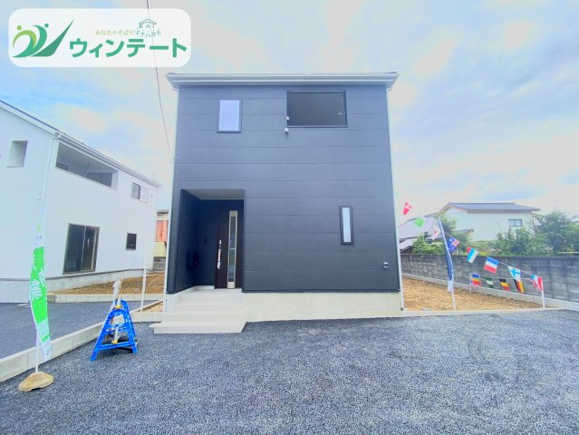 下妻市二本紀第2　の外観|落ち着いたカラーリングで統一された完成外観。街並みとの調和が美しい住まいです。