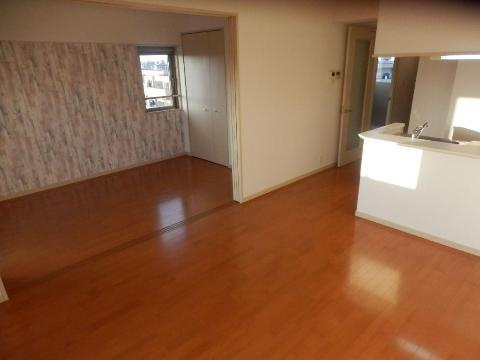 福岡市東区原田１丁目の賃貸マンションの居間・リビング|室内