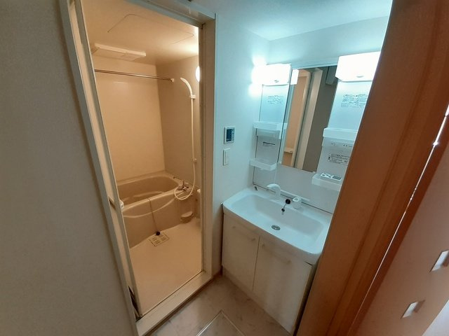 【洗面所】 | グレイスフル高蔵Ⅲ | 使いやすい洗面所です