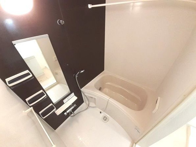 【浴室】 | サンデリアーナⅢ　Ｂ | きれいなお風呂です