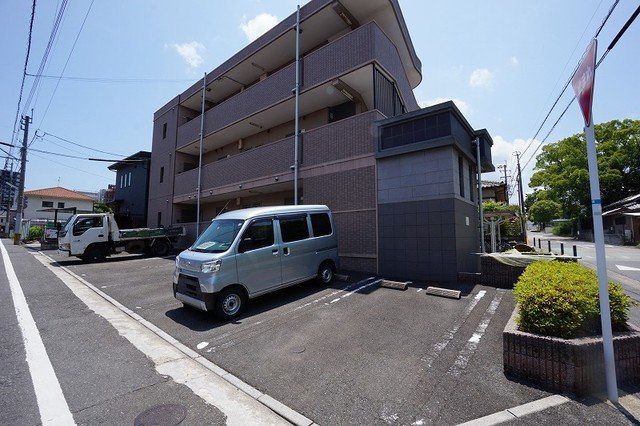 【駐車場】 | フリーアメニティＡＯＹＡＭＡ | カースペースがあります