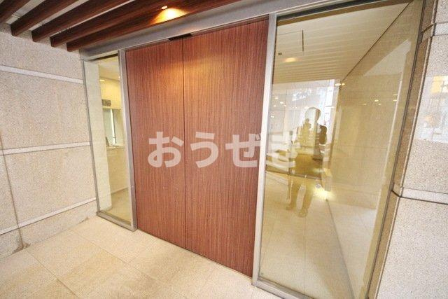 イニシア菊名桜山公園のエントランス