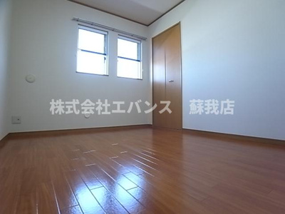 【寝室】 | コンコルド | 開放的な寝室です