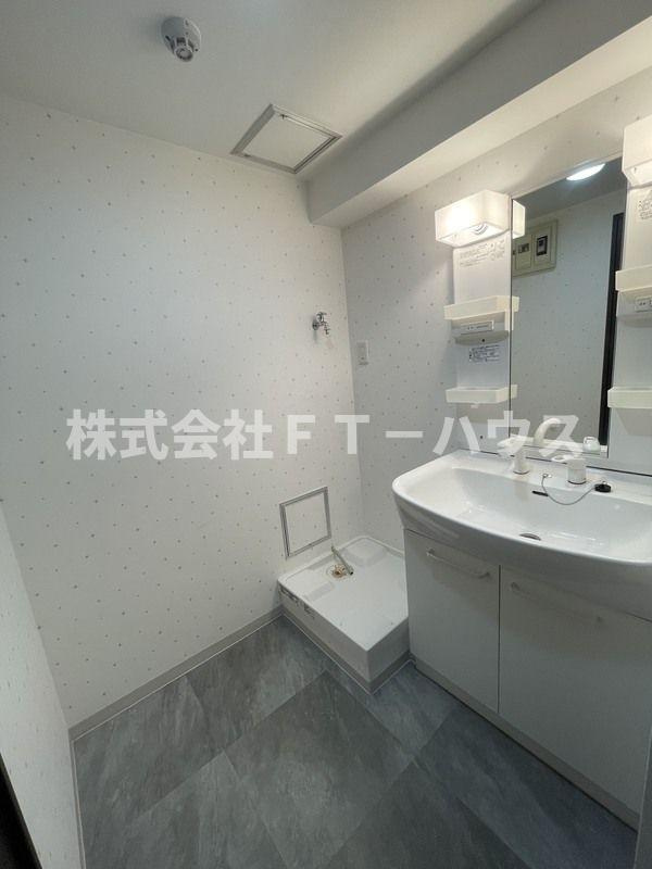 R FIELDS FUNABASHIⅡの洗面所