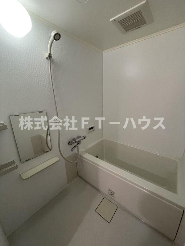R FIELDS FUNABASHIⅡの浴室