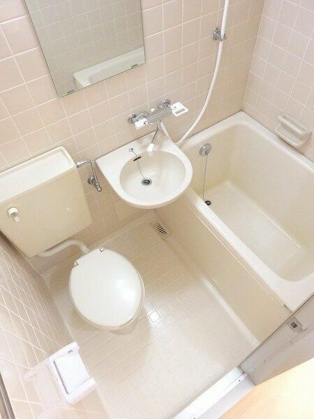 横浜市神奈川区大口通の賃貸マンションの浴室