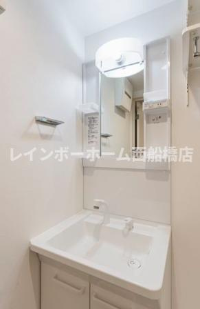 Contel 湊町の洗面所