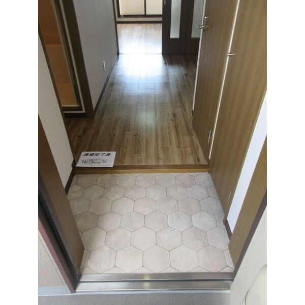 マルシェ小島の玄関
