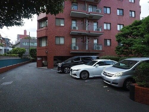 高輪マンションの駐車場