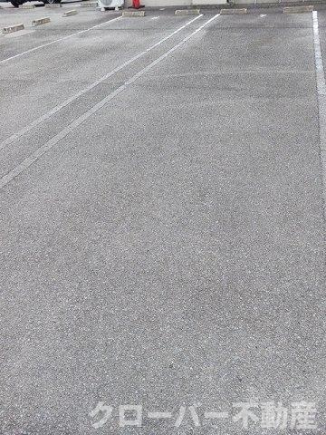 ソラーナＳ　Ｂの駐車場