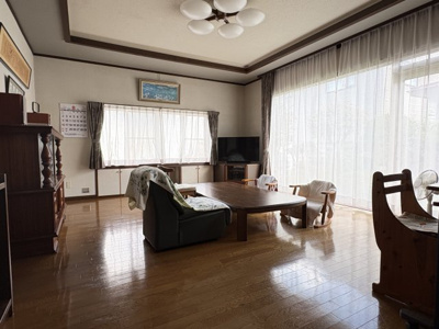 【居間・リビング】 | 能代市花園町・中古住宅