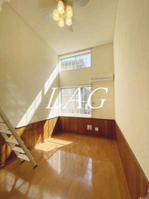 【居間・リビング】 | リヴィエール小金井 | 洋室のお部屋です。