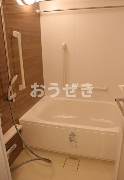 フロール横浜井土ヶ谷の浴室