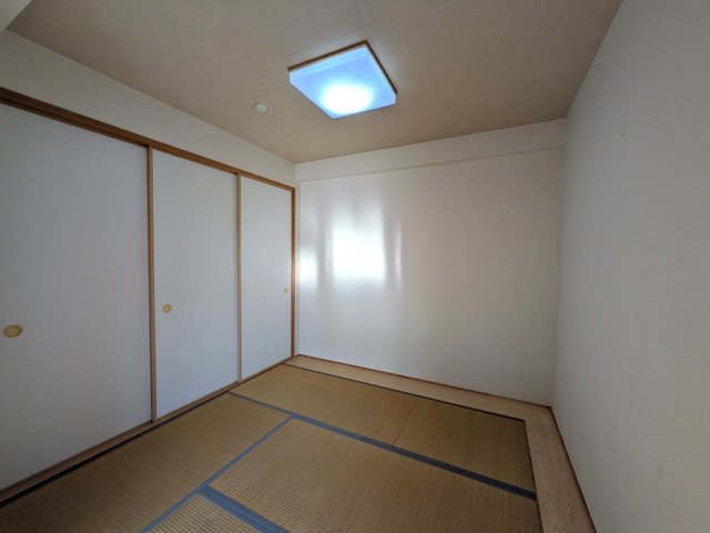 ロイヤルガーデン岡山駅前弐番館の和室|◆和室5.0帖はお子様の遊び場としても来客用としても活用できます。