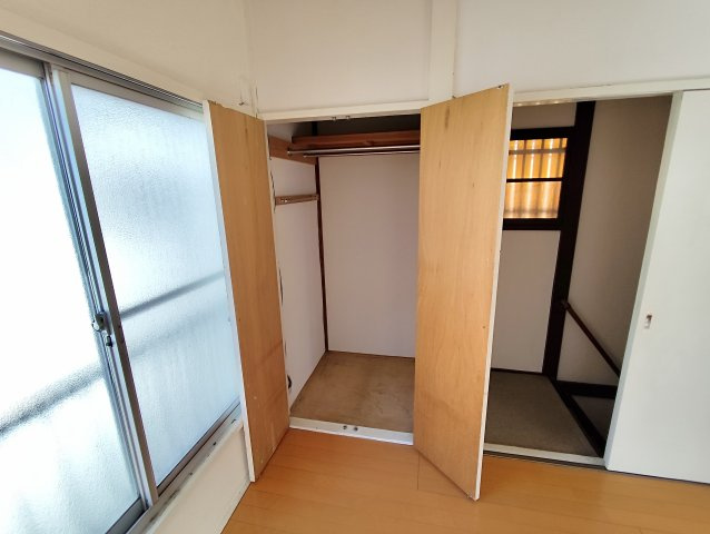 本一色1丁目貸家の洋室