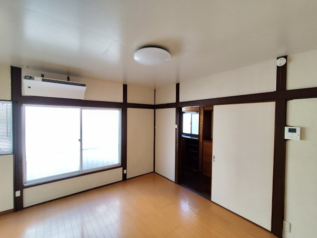 本一色1丁目貸家の洋室