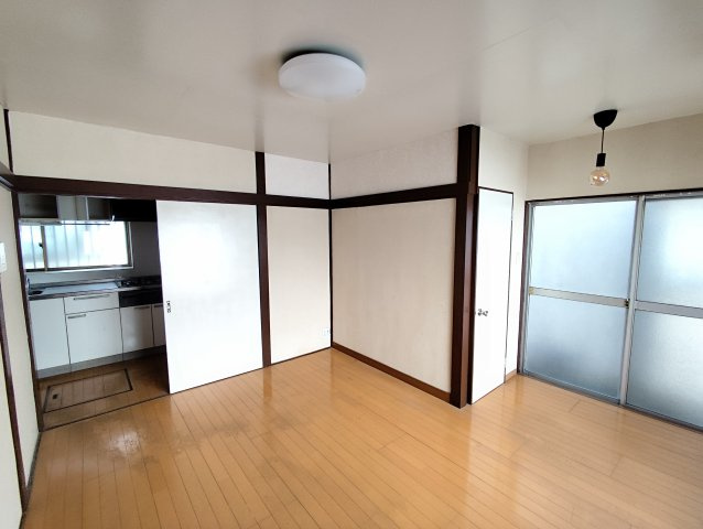 本一色1丁目貸家の洋室