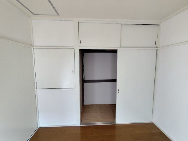 本一色1丁目貸家の収納