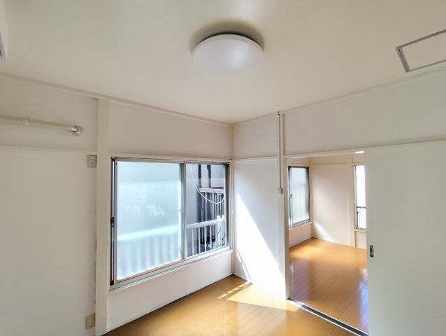 本一色1丁目貸家の洋室